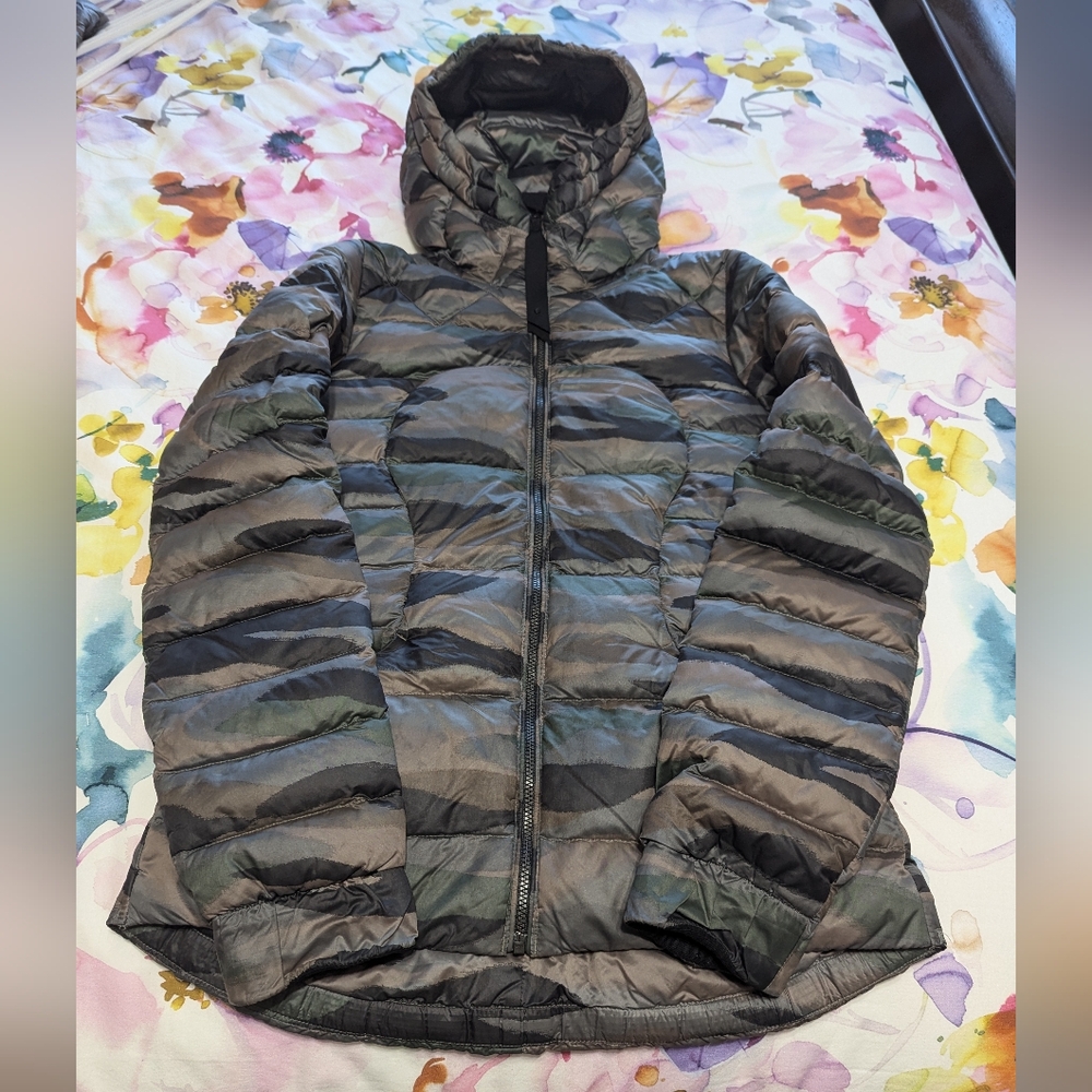 Lululemon fluffin awesome jacket in camo